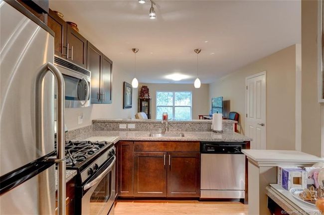 UNIT-405 - 26 Schoolhouse Dr, Condo with 2 bedrooms, 2 bathrooms and null parking in West Hartford CT | Image 8