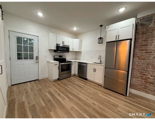 4-122 High St, Bristol, CT, 06010-5808 | Card Image