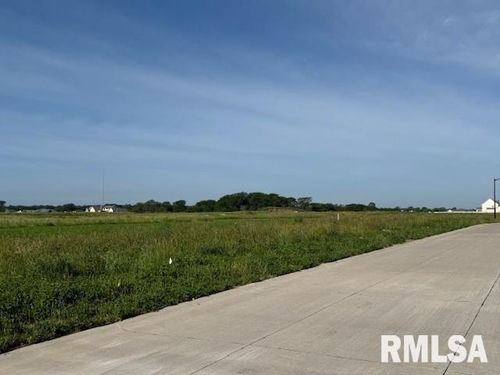 6677 Meghan Ave, Bettendorf, IA, 52722-6446 | Card Image