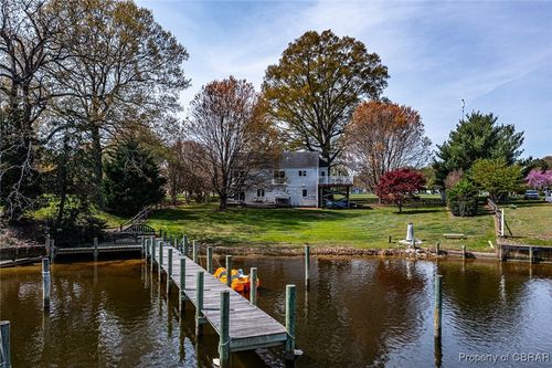 150 E Harbor Dr, Reedville, VA, 22539-3621 | Card Image