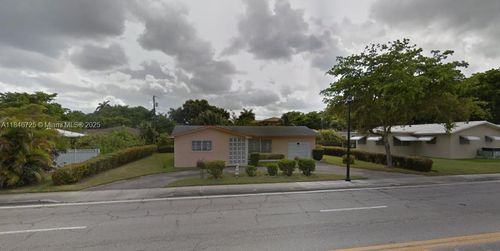 8650 N Miami Ave, El Portal, FL, 33150-2438 | Card Image