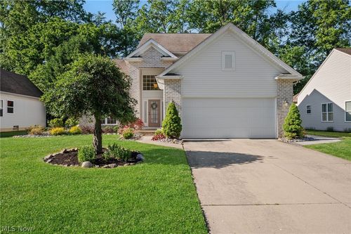 32925 Titus Hill Ln, Avon Lake, OH, 44012-2372 | Card Image