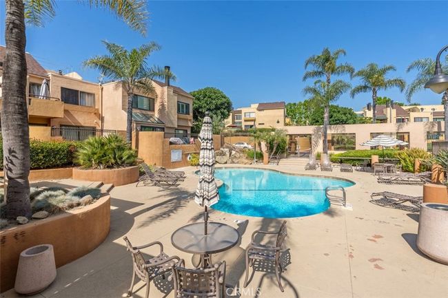 UNIT-77 - 25761 Le Parc, Condo with 1 bedrooms, 2 bathrooms and 2 parking in Lake Forest CA | Image 6