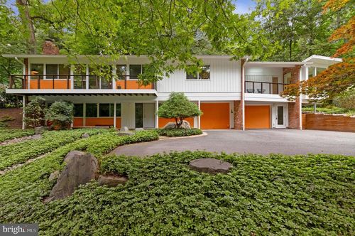 8004 Park Overlook Dr, BETHESDA, MD, 20817-2724 | Card Image