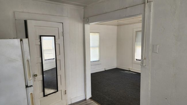409 N Avenue D, Home with 2 bedrooms, 1 bathrooms and null parking in Waelder TX | Image 8