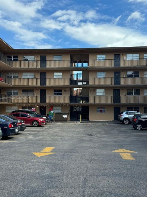 apt-79-5435 W 24th Ave, Hialeah, FL, 33016-4857 | Card Image