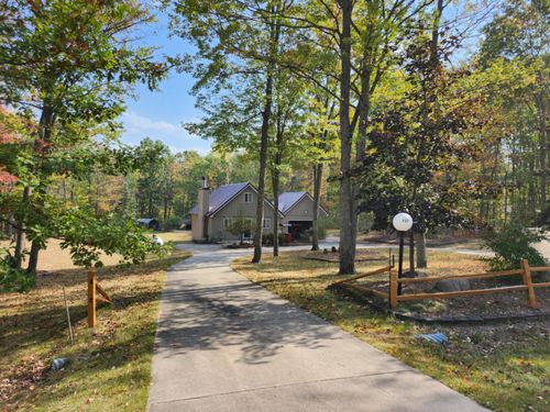 108 Deerwood Ct, Roscommon, MI, 48653-9665 | Card Image