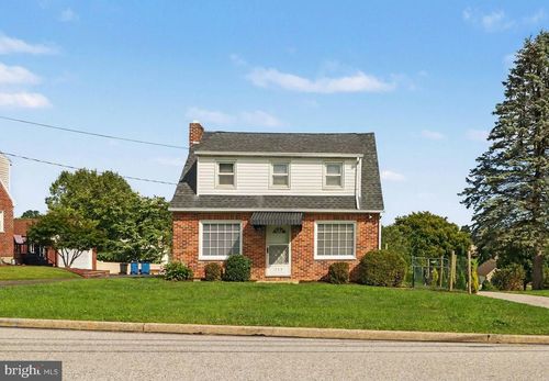 223 W Ore St, SEVEN VALLEYS, PA, 17360-9607 | Card Image