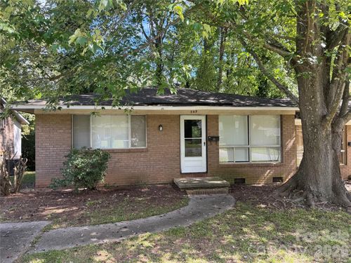 549 Blendwood Dr, Charlotte, NC, 28215-2064 | Card Image