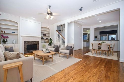 3326 Memorial Crest Blvd, Houston, TX, 77007-8313 | Card Image