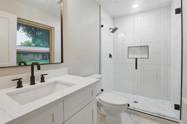 FULL BATHROOM | Image 24
