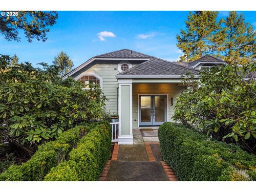 653 Brookside Dr, Eugene, OR, 97405-2044 | Card Image