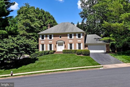 7646 Huntmaster Ln, MCLEAN, VA, 22102-2527 | Card Image