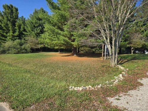 5467 Wellington Rd, Gladwin, MI, 48624-8122 | Card Image