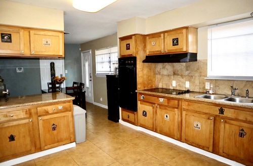 5715 Hirondel St, Houston, TX, 77033-2301 | Card Image