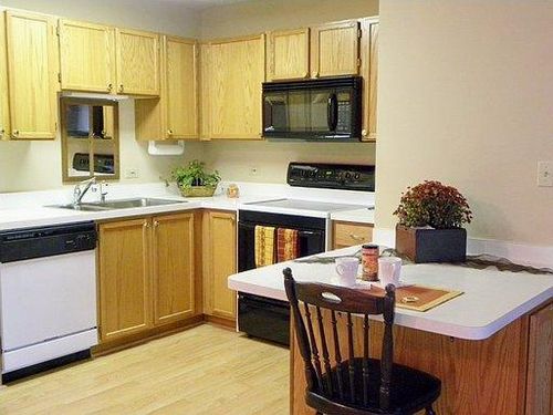 apt-208-605 Barrington Ave, East Dundee, IL, 60118-1427 | Card Image