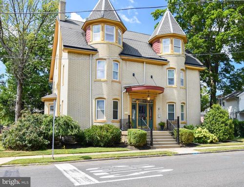 apt-4-185 W Court St, DOYLESTOWN, PA, 18901-4143 | Card Image