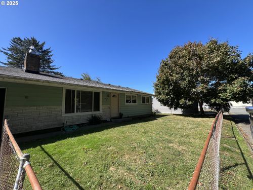 94242 7th St, Gold Beach, OR, 97444-7702 | Card Image