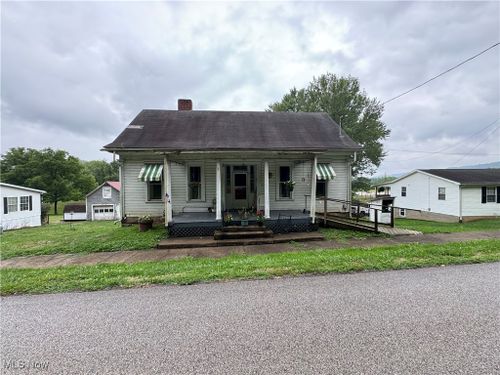 618 Market St, Clarington, OH, 43915-9572 | Card Image