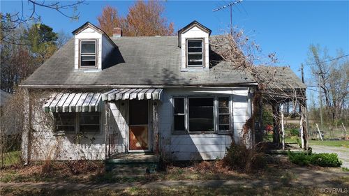 1989 Cox Rd, Blackstone, VA, 23824-3014 | Card Image
