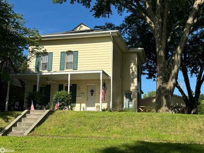 1003 Benton, Home with 3 bedrooms, 1 bathrooms and 2 parking in Corning IA | Image 2