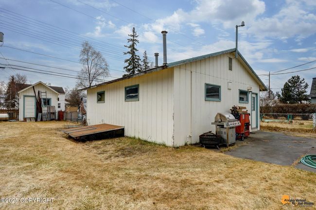 Garage | Image 31