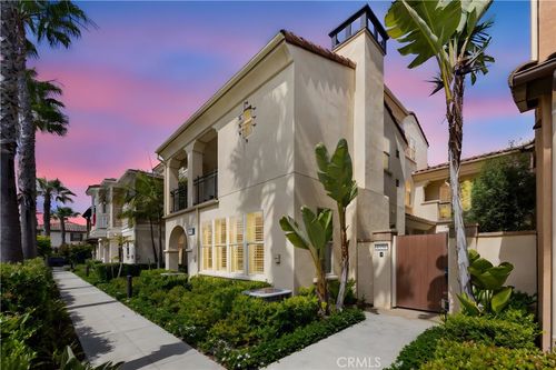 8356 Noelle Dr, Huntington Beach, CA, 92646 | Card Image