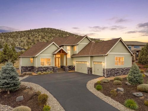 10276 Sundance Ridge Loop, Redmond, OR, 97756-7367 | Card Image