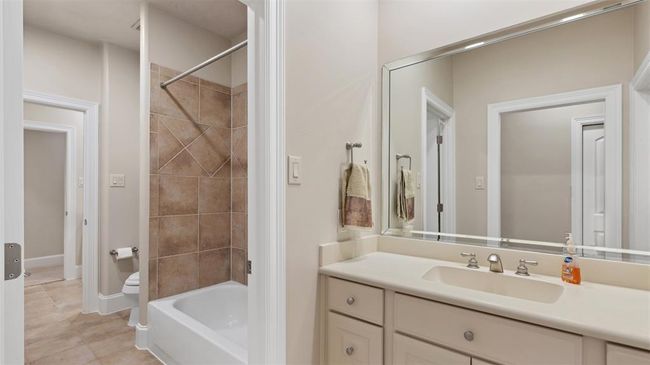 Upstairs Jack-Jill bedroom connects two upstairs bedrooms. | Image 39