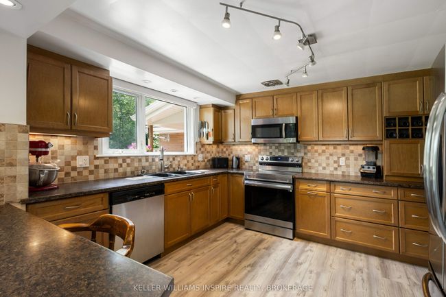3 Helena Pl, House other with 4 bedrooms, 2 bathrooms and 6 parking in Kingston ON | Image 11