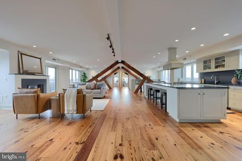 336 N Christian St, Lancaster, PA, 17602-4685 | Card Image