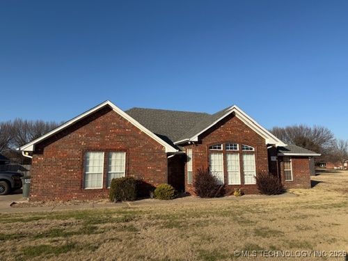 84 Glenway St, Ardmore, OK, 73401-7780 | Card Image