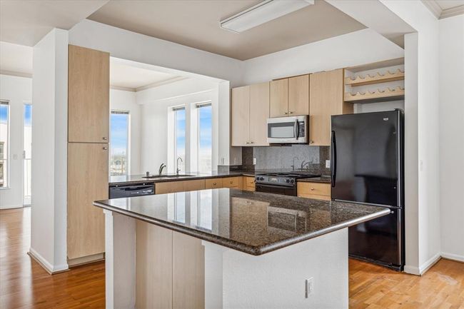 UNIT-2710 - 3505 Sage Rd, Condo with 2 bedrooms, 2 bathrooms and null parking in Houston TX | Image 4