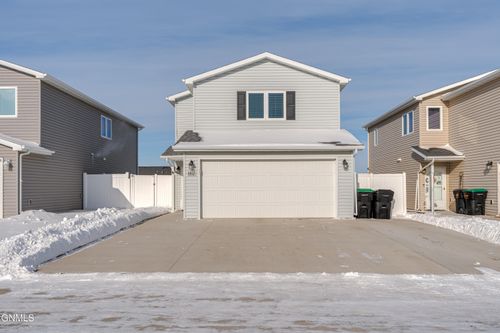 6912 Majestic Loop, Bismarck, ND, 58504 | Card Image