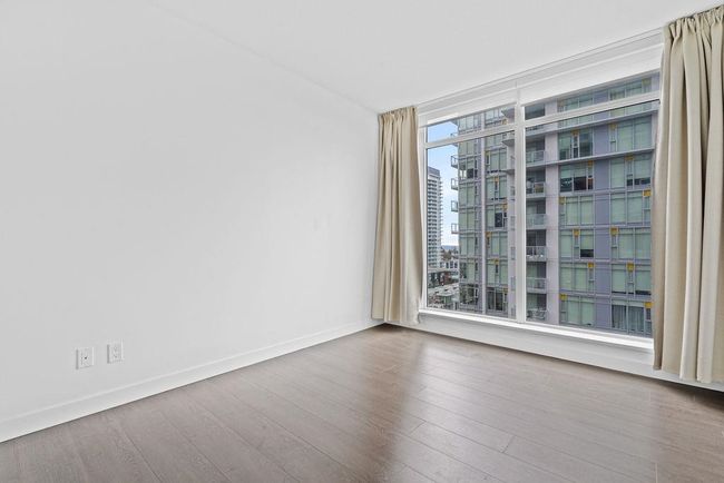 1103 - 6538 Nelson Avenue, Condo with 3 bedrooms, 2 bathrooms and 1 parking in Burnaby BC | Image 11