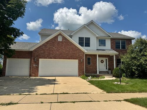 2413 Stricker Ln, Urbana, IL, 61802-9414 | Card Image