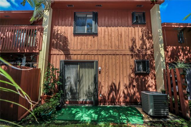 0 - 444 Se 14th St, Townhouse with 2 bedrooms, 2 bathrooms and null parking in Dania Beach FL | Image 29