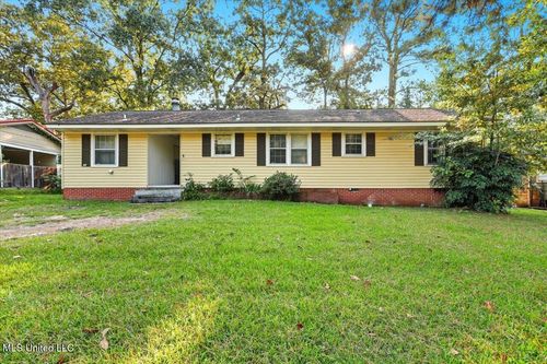 220 Mcree Dr, Clinton, MS, 39056-4432 | Card Image
