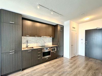 1606 - 10 Honeycrisp Cres, Condo with 1 bedrooms, 1 bathrooms and 1 parking in Vaughan ON | Image 2