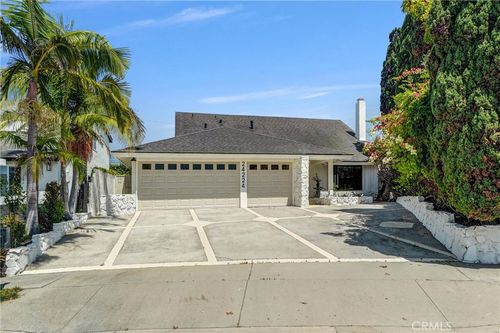24224 Spicewood Ln, Harbor City, CA, 90710-1535 | Card Image