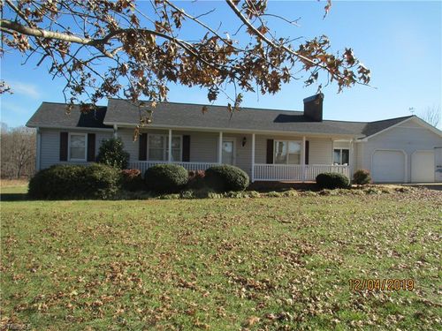 173 Old Meadowbrook Ln, Elkin, NC, 28621-8332 | Card Image