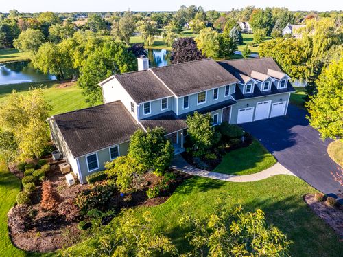 23133 W Bonnyrigg Ct, Hawthorn Woods, IL, 60047-7525 | Card Image