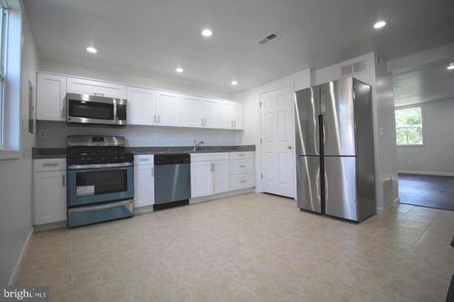 523 Carlsbad Ct, BALTIMORE, MD, 21227-4725 | Card Image