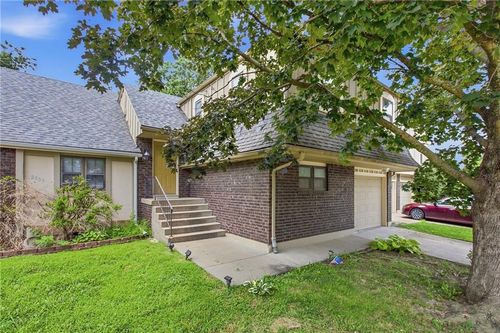 2811 Nw 4th Street Ter, Blue Springs, MO, 64014-1224 | Card Image