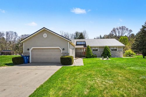 3682 W Fuller Dr, Muskegon, MI, 49444-9793 | Card Image