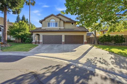 8950 Alps Ct, Elk Grove, CA, 95624-3704 | Card Image