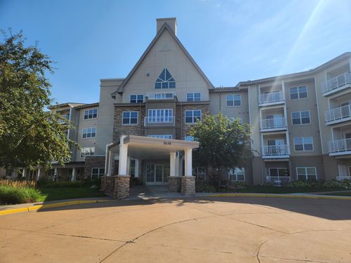 apt-321-5650 Boone Ave N, New Hope, MN, 55428-3145 | Card Image