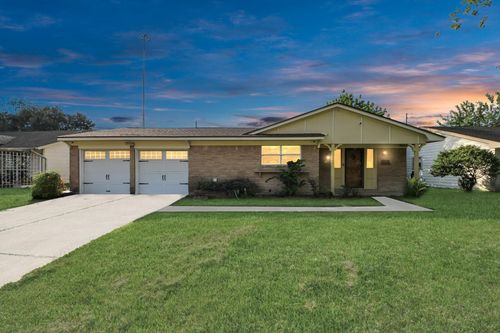 7623 Barberton Dr, Houston, TX, 77036-5711 | Card Image
