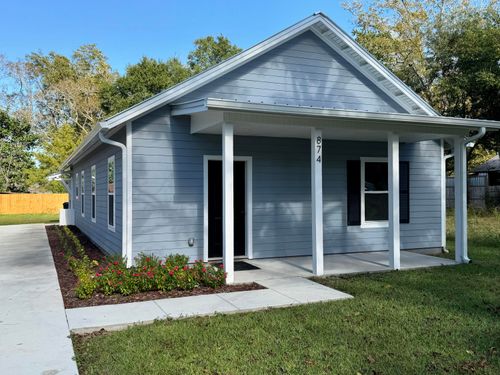 874 W Orange Ave, DeFuniak Springs, FL, 32435-2141 | Card Image