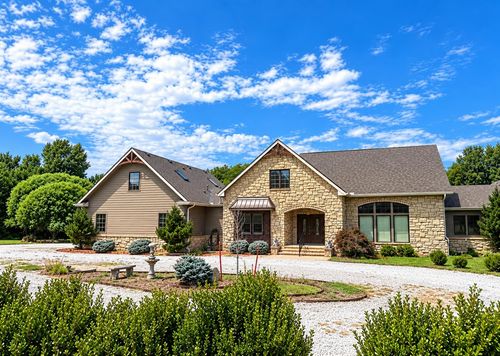 2000 E Madison Rd, Arkansas City, KS, 67005-8901 | Card Image